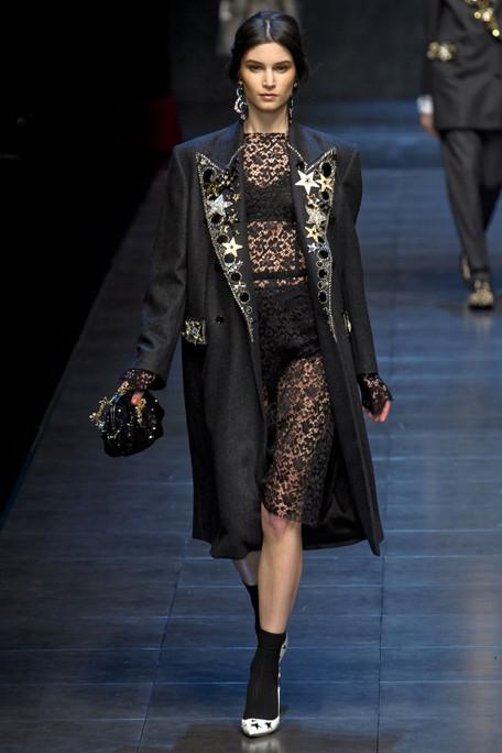 DOLCE-GABBANA-FALL-RTW-2011-PODIUM-080_runway