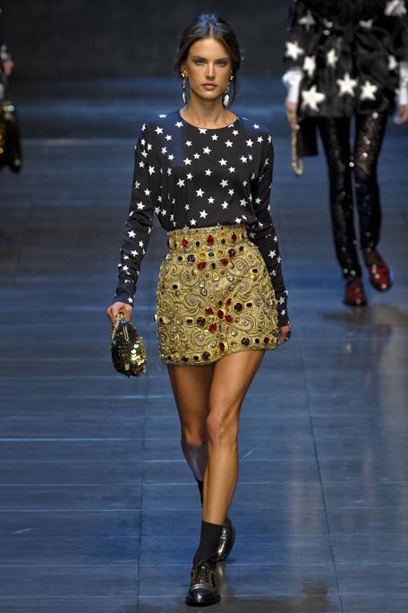 DOLCE-GABBANA-FALL-RTW-2011-PODIUM-063_runway