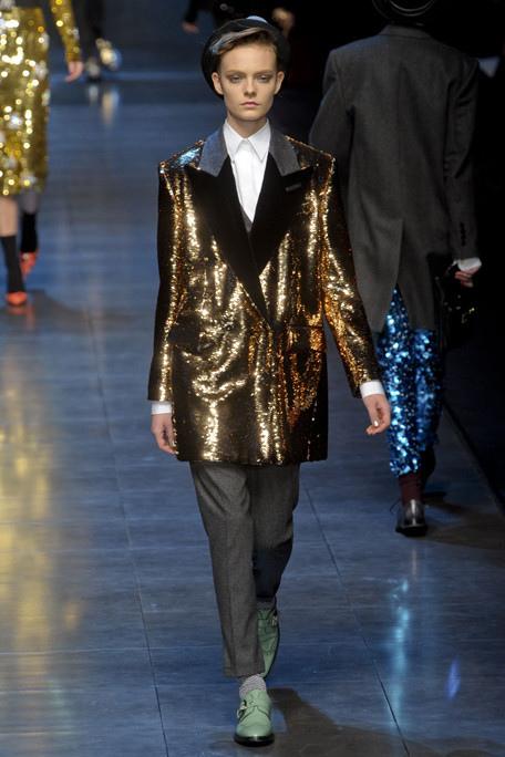 DOLCE-GABBANA-FALL-RTW-2011-PODIUM-053_runway