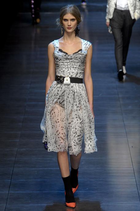 DOLCE-GABBANA-FALL-RTW-2011-PODIUM-069_runway