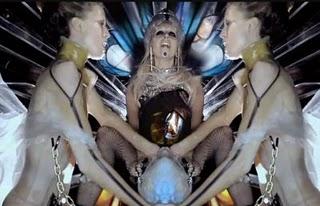 Born This Way, Lady Gaga Partorisce un Nuovo Video