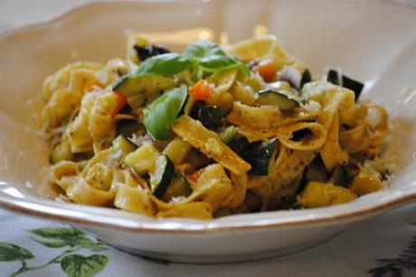 Tagliatelle rustiche ai cereali con ratatouille di verdure