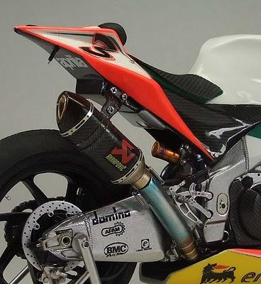 Aprilia RSV4 M.Biaggi 2010 by Modulo