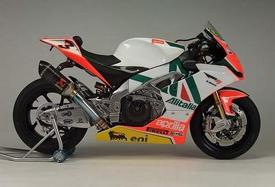 Aprilia RSV4 M.Biaggi 2010 by Modulo