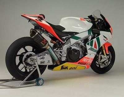 Aprilia RSV4 M.Biaggi 2010 by Modulo