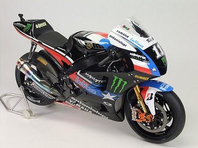 Yamaha YZR-M1 B.Spies Indianapolis 2010 by Modulo (Tamiya)