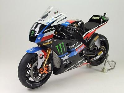 Yamaha YZR-M1 B.Spies Indianapolis 2010 by Modulo (Tamiya)