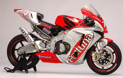 Honda RC 211V D.Kato 2002 by Utage Factory House (Tamiya)