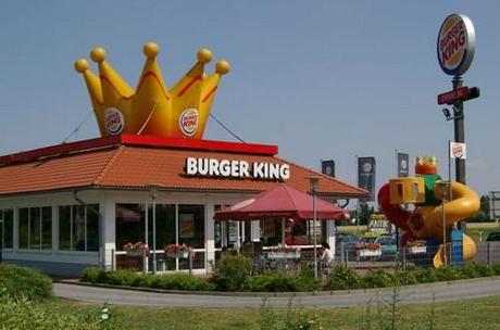 Burger King paga 3 milioni di dollari ad una coppia gay aggredita dal suo staff