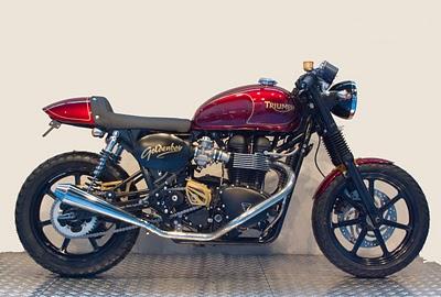 Triumph Boneville Cafe Racer by Gallimoto