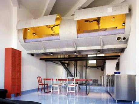 Vivere in un serbatoio di benzina. FOTO GALLERY