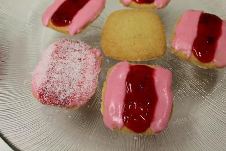 Homemade Iced Vovo's -  i tipici  biscotti glassati australiani per accompagnare il tè