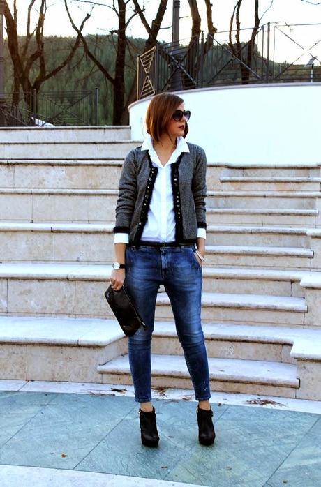 Outfit: Cardigan con applicazioni e tronchetti Mariamare