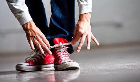 Non legargli nemmeno le scarpe, non raccapezzareil sacco con le corde, non riparare...| Parole e verbi in disuso