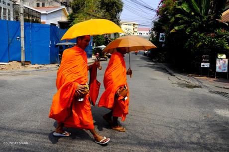 Cambogia monaci buddisti