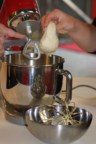 Panettone in casa. Come prepararlo, guida completa