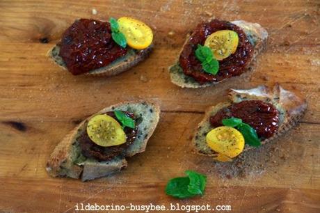 Il Fresco e il Conservato - Bruschette ai Due Pomodori or Two Tomatoes Bruschetta