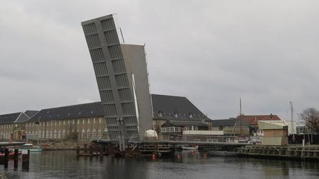 Di piccole fiammiferaie, di strade sbarrate e di incontri inaspettati. A Copenhagen