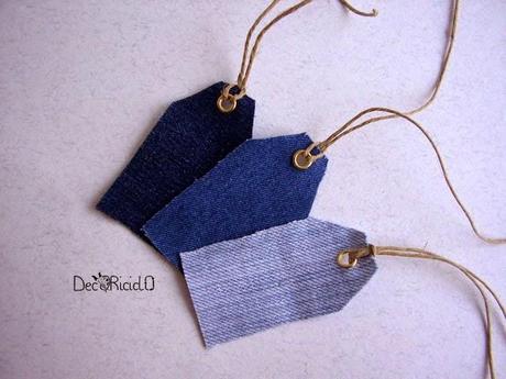 Etichette chiudi-pacco di jeans, con scritte di candeggina