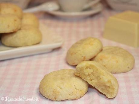 Biscotti al cioccolato bianco