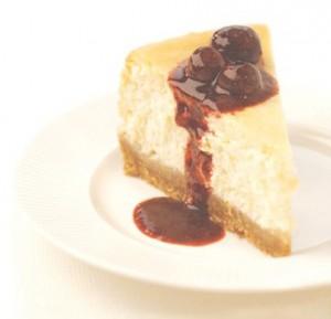 cheesecake-newyorkese-con-salsa-di-more-e-mirtilli