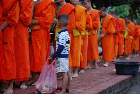 Tak Bat, Luang Prabang