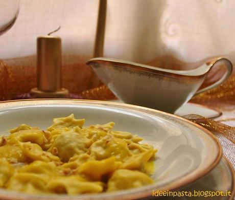 Stelle Ripiene di Coniglio e Nocciole con Salsa di Porri allo Zafferano Abruzzese Stelle Ripiene di Coniglio e Nocciole con Salsa di Porri allo Zafferano Abruzzese