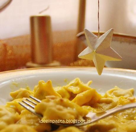 Stelle Ripiene di Coniglio e Nocciole con Salsa di Porri allo Zafferano Abruzzese Stelle Ripiene di Coniglio e Nocciole con Salsa di Porri allo Zafferano Abruzzese