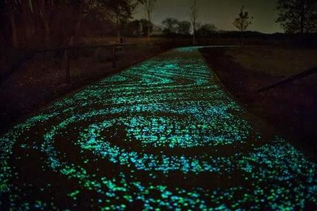 van-gogh-starry-night-glowing-bike-path-daan-roosengaarde-7