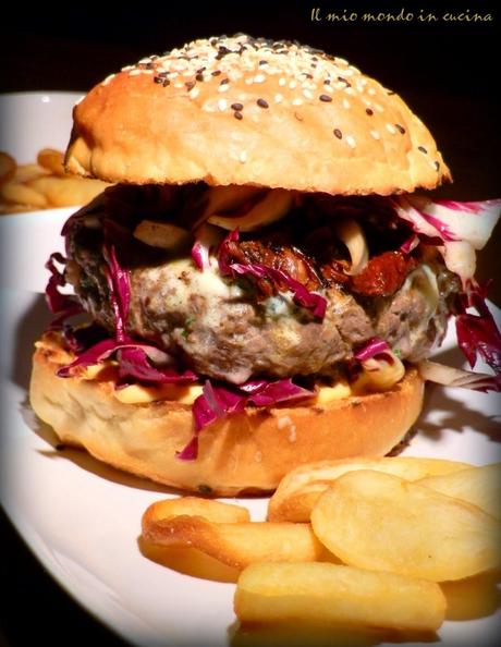 BURGER di cavallo con erborinato e POMODORI SECCHI