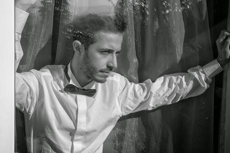 Osvaldo Supino parla dell’album “Behind the curtain”: «Continuo a credere nell’amore e sogno una famiglia»