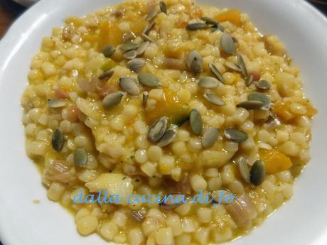 Zuppa di zucca, fregola e merluzzo