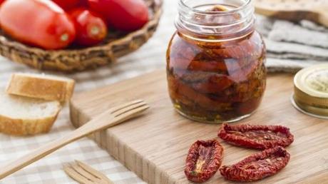 Pomodori secchi: un valido aiuto contro smagliature e cedimenti cutanei