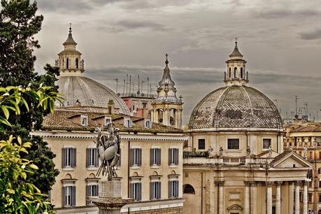 25 foto dallo scandalo Antennopoli. L'unica città al mondo con un milione e trecento antenne sui tetti. Di cui la metà abbandonate. Parte #tettipuliti