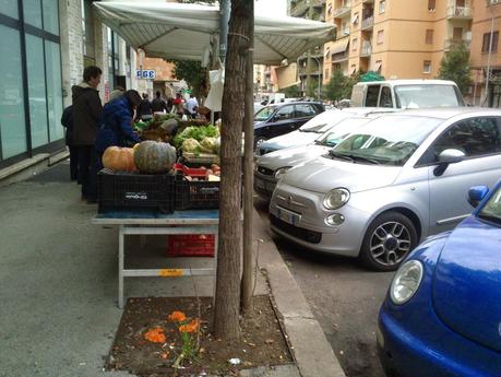 45 foto per indignarsi insieme sulle condizioni riprovevoli di Largo Agosta. Piazza nuova e in dieci anni massacrata. Neppure a Bengasi trovi un posto così