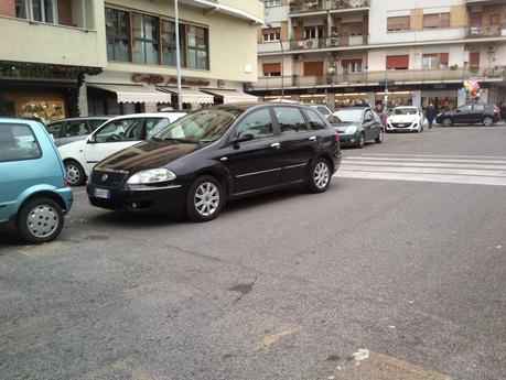 45 foto per indignarsi insieme sulle condizioni riprovevoli di Largo Agosta. Piazza nuova e in dieci anni massacrata. Neppure a Bengasi trovi un posto così