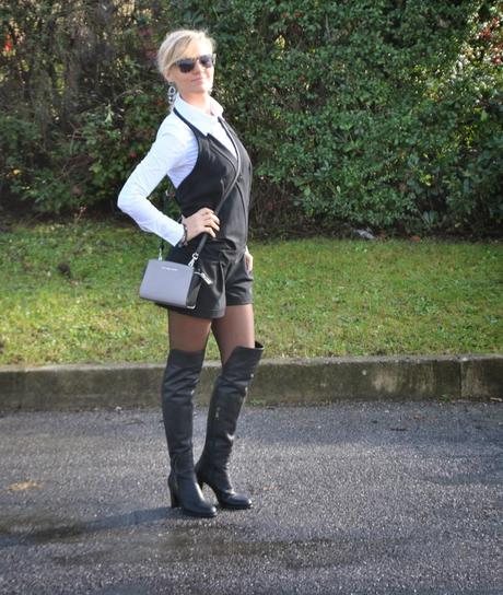 outfit salopette nera denny rose camicia bianca only outfit playsuit how to wear playsuit outfit dicembre 2014 outfit invernali   stivali al ginocchio  danilo di lea over knee boots danilo di lea how to wear over knee boots outfit over knee boots outfit bianco e nero outfit black and white abbinamento bianco e nero how to wear jumpsuit outfit jumpsuit abbinamenti jumpsuit abbinamenti salopette occhiali da sole carrera bracciali rosateresa collezione millelire rosa teresa outfit dicembre 2014 outfit per le feste christmas outfit cosa indossare a natale outfit easy chic outfit comfy chic borsa mini selma michael kors borsa mini selma nera e grigia michael kors fashion blogger italiane fashion blog italiani italian fashion bloggers italian girls mariafelicia magno fashion blogger colorblock by felym fashion blogger bionde