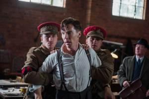 Benedict Cumberbatch/Alan Turing in una scena cruciale del film.