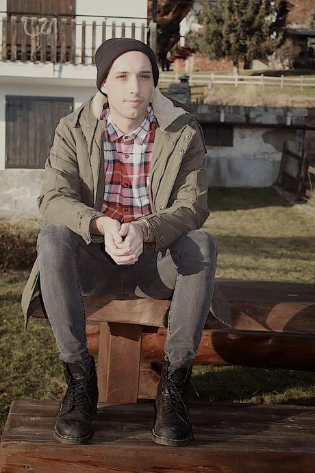 Mountain look - boots and plaid shirt