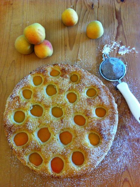 CROSTATA ALLE ALBICOCCHE CON CREMA FRANGIPANE