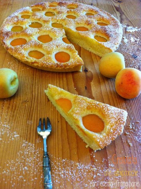 CROSTATA ALLE ALBICOCCHE CON CREMA FRANGIPANE