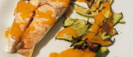 salmone al forno con emulsione di pomodorini