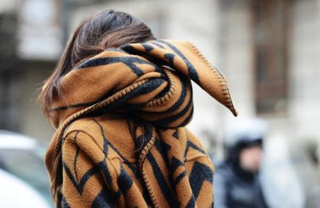 louis-vuitton-blanket-scarf-milan-fashion-week-street-style-2013