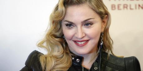 Madonna in topless a 56 anni: narcisismo e terza età. Quando è il momento di ritirarsi