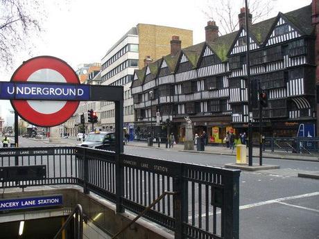 Amori in Viaggio: Amore Afghano a Londra – di Senza Zucchero Chancery lane Londra amori in viaggio