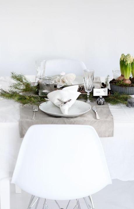 Christmas table: consigli per decorare la tavola natalizia.