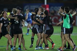 La NZ7s festeggia la vittoria nel Dubai7s (Credit: Martin Seras Lima:World Rugby)