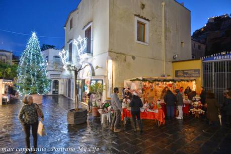 NATALE; Accensione albero e luminarie a Positano