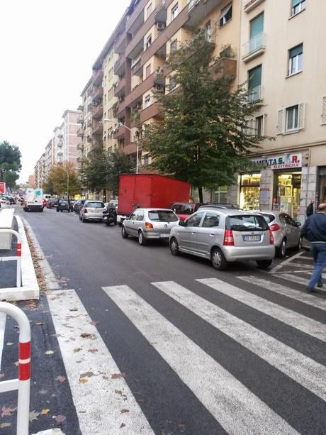 Il problema della Metro C è in superficie, non sottoterra. Lo schifo dell'arredo urbano fuori dalle stazioni: il caos resterà intatto, come se la metro non ci fosse mai stata