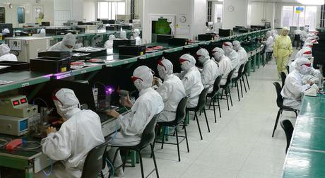 I Robot di Foxconn sono troppo imprecisi per costruire iPhone